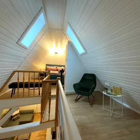 Schlosspfad Apartman *